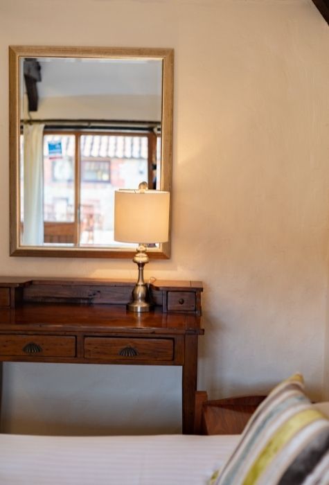The Place To Stay, Frome, Somerset family Accommodation ~ Room 6 (Willow Tree) En-Suite Deluxe Family, Sleeps 2 + 3 The Place To Stay, Frome, Somerset hotel family Accommodation ~ Room 6 (Willow Tree) En-Suite Deluxe Family, Sleeps 2 + 3